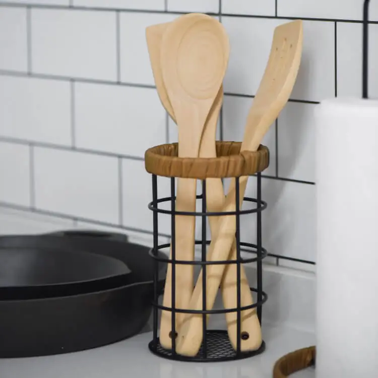 Kitchen Utensils Holder with a Touch of Nature