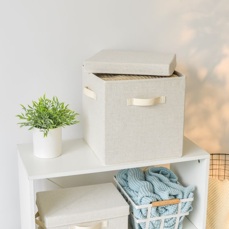 Storage Cube with Lid